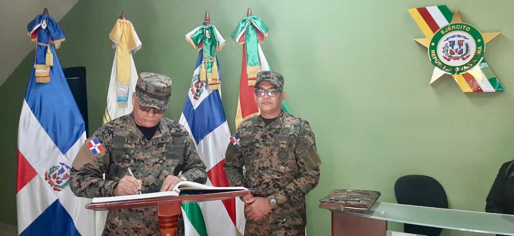 Comandante General del Ejército visita a EGEMERD