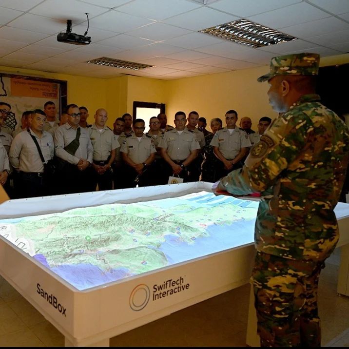 Visita de Autoridades y Estudiantes de la Escuela de Comando y Estado Mayor de Honduras