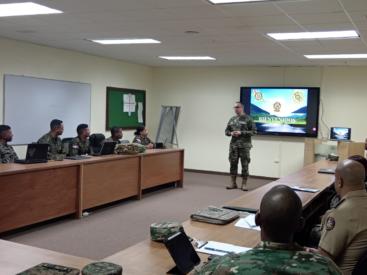 Curso Básico para Instructores -Facilitadores del Ejército de República Dominicana